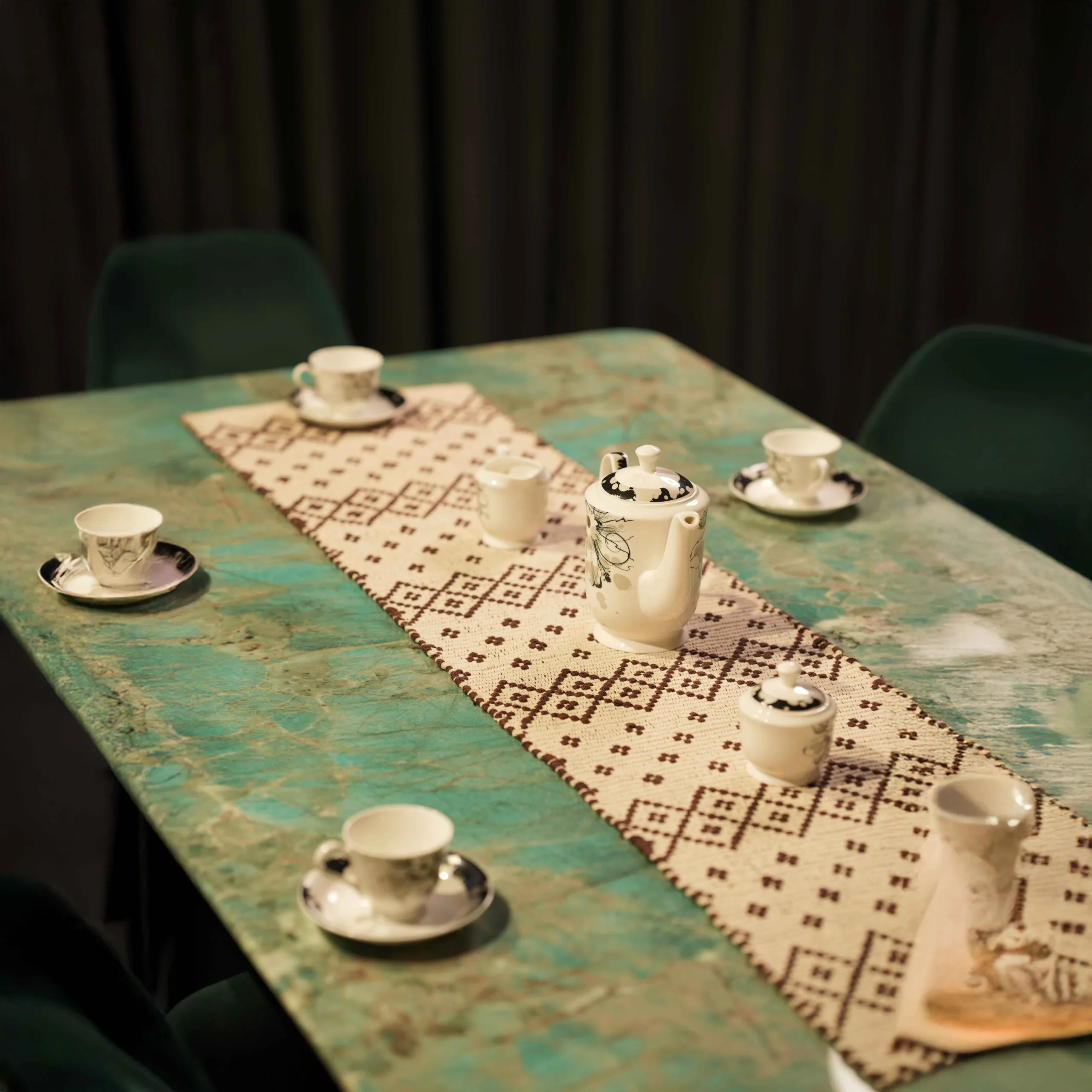 DINING TABLE ML DT 2403G - Image 4