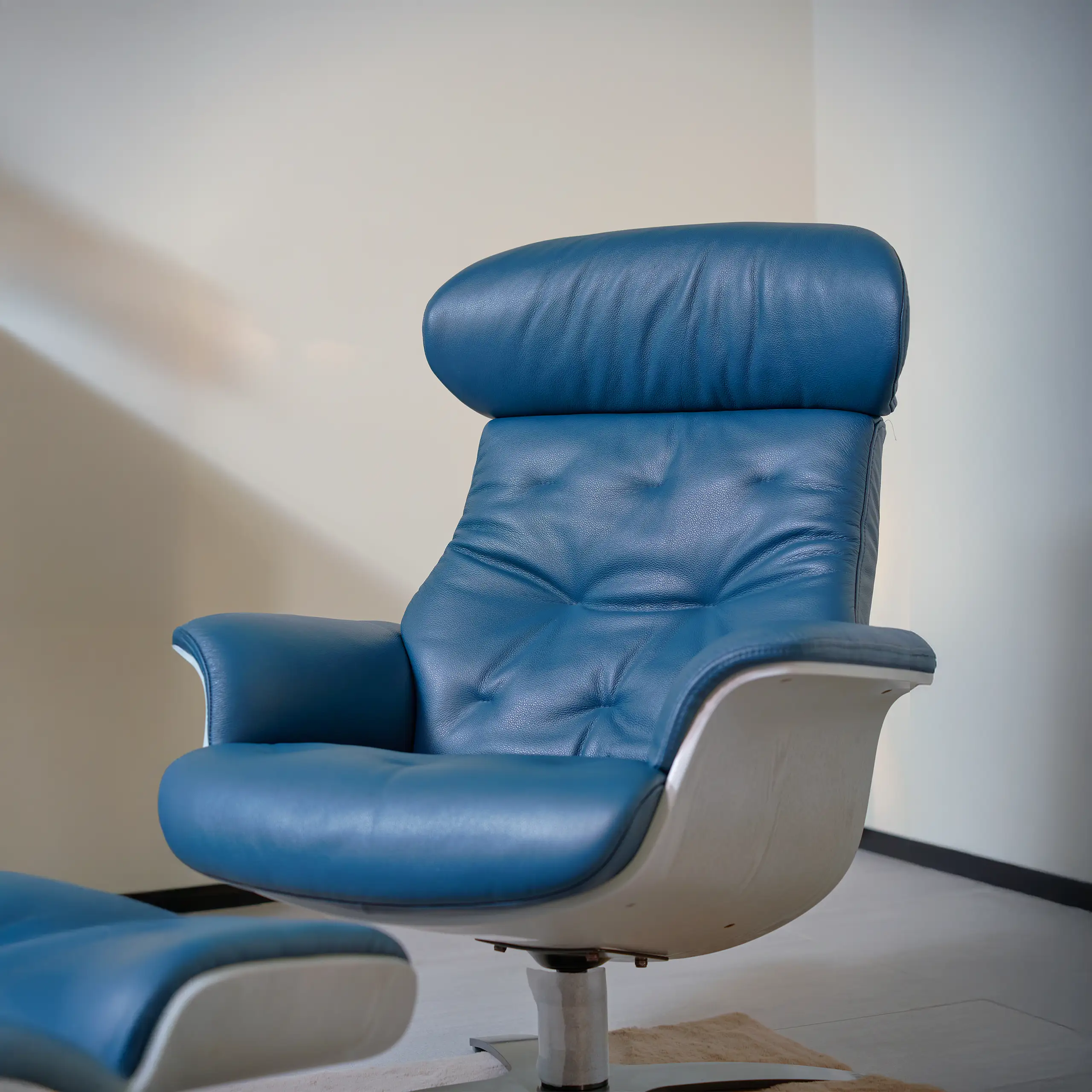 ACCENT CHAIR+OTTOMAN DSQ A938 M5661 - Image 2